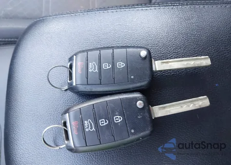 2016 Kia Sorento 3.3L Lx z USA, uszkodzony, nr VIN 5XYPGDA55GG017621